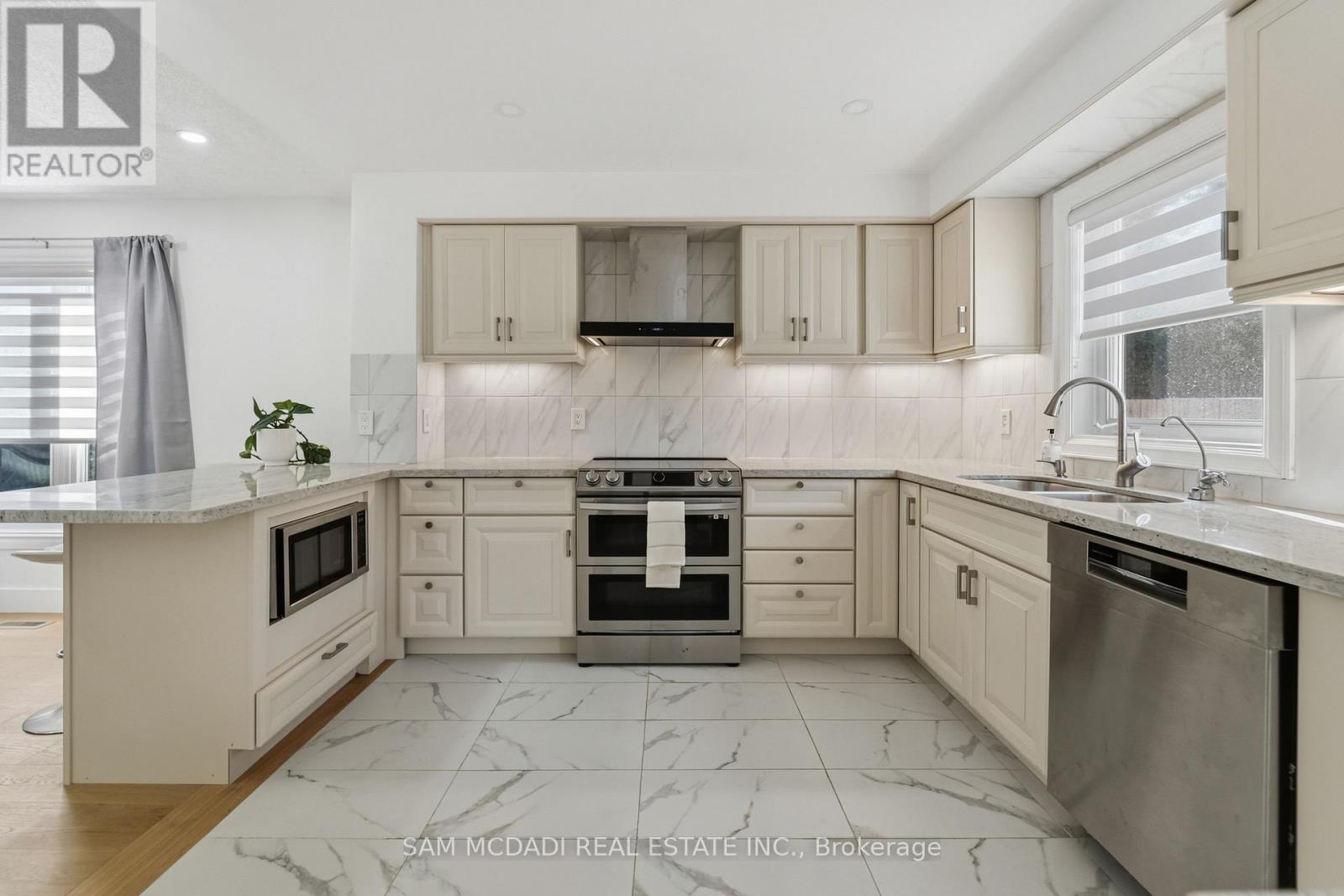 3071 Bayberry Drive, Mississauga, Ontario  L5N 6P1 - Photo 9 - W13649184