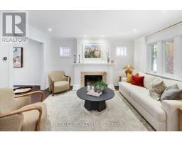 214 GAINSBOROUGH ROAD, Toronto, Ontario