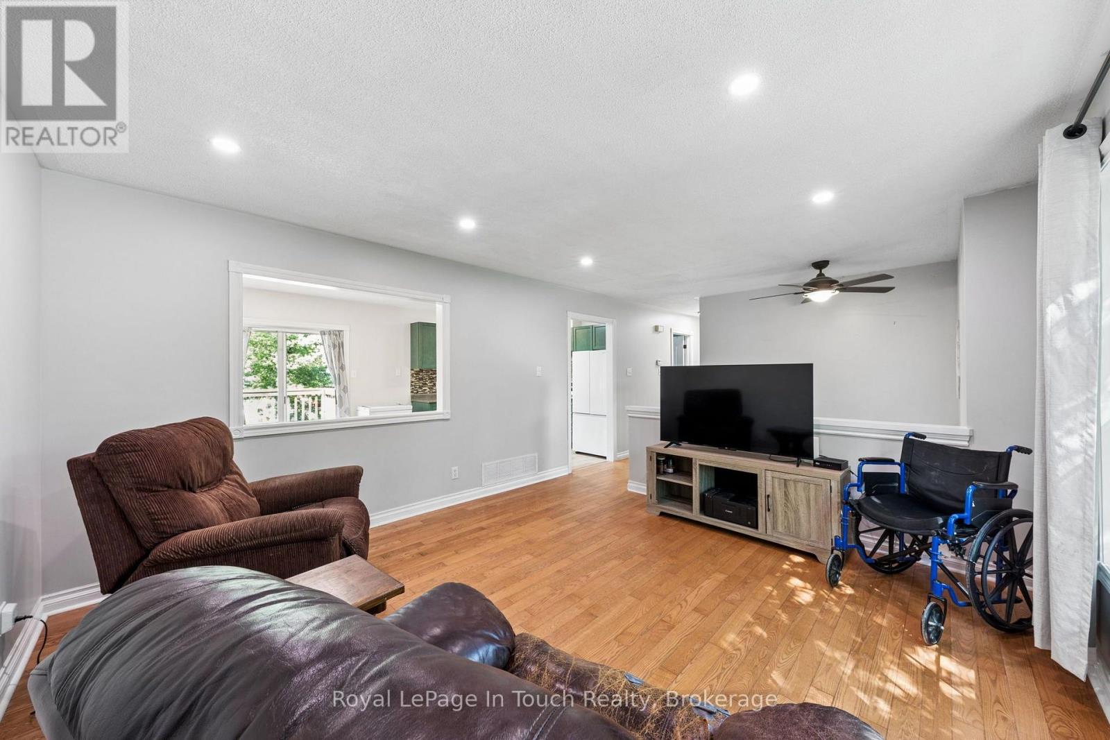 4 Eplett Street, Severn, Ontario  L0K 1E0 - Photo 18 - S13649226