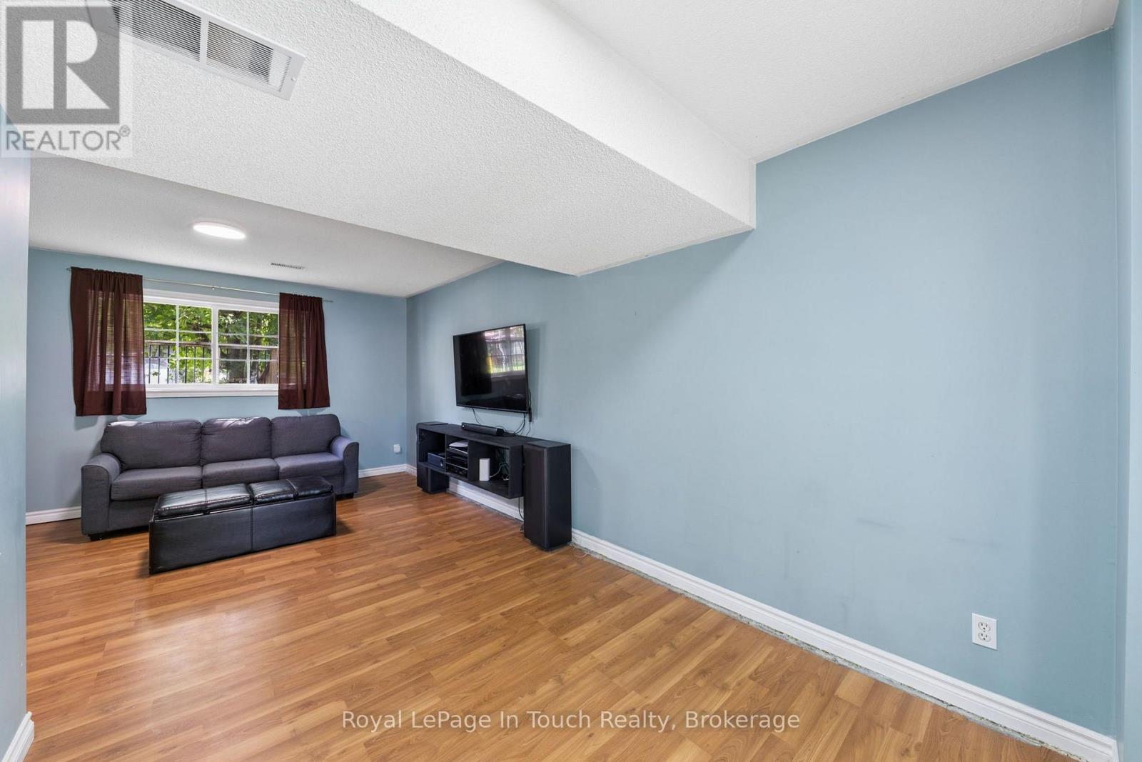 4 Eplett Street, Severn, Ontario  L0K 1E0 - Photo 32 - S13649226