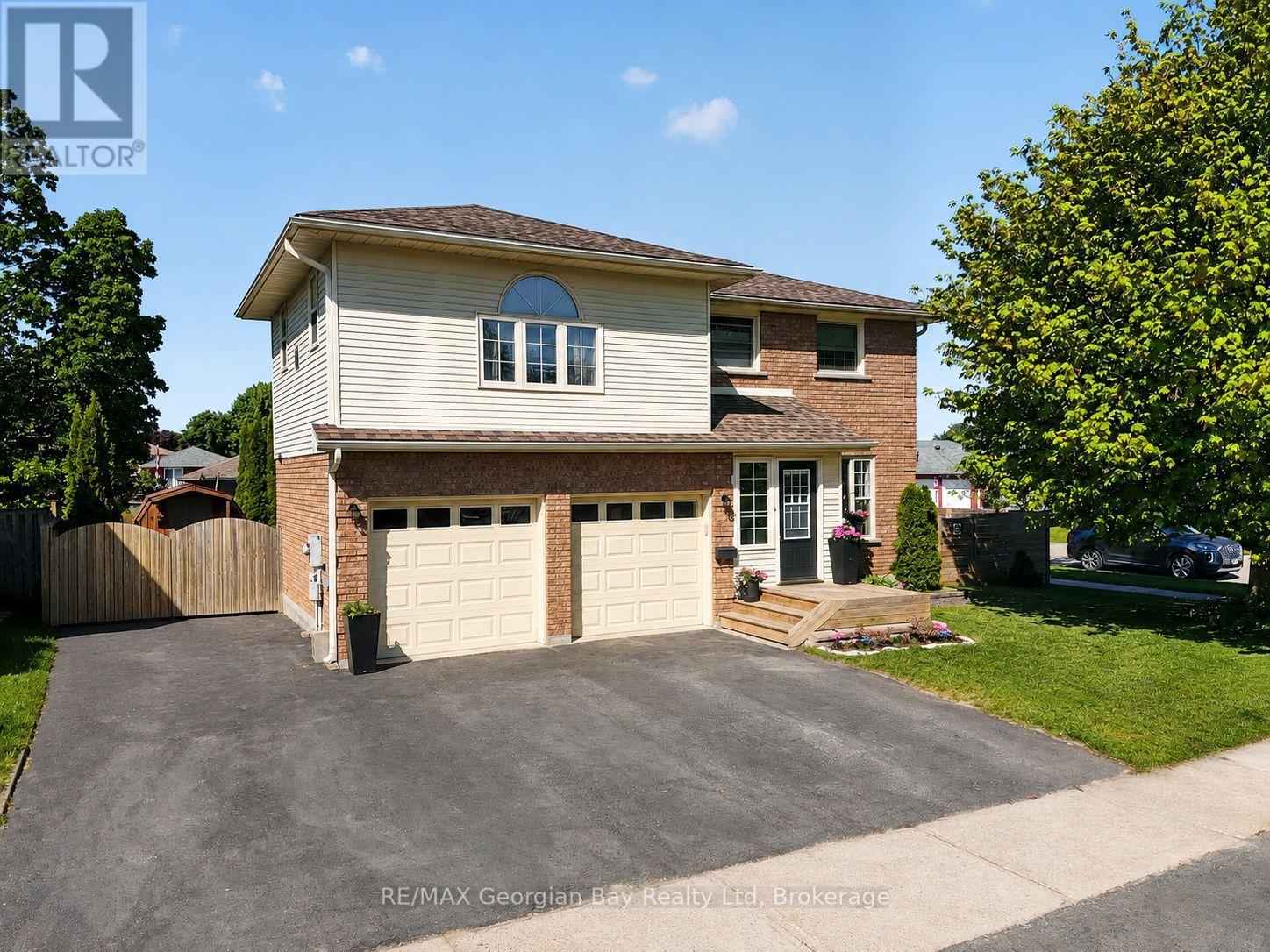 911 WATSON PLACE, Midland, Ontario
