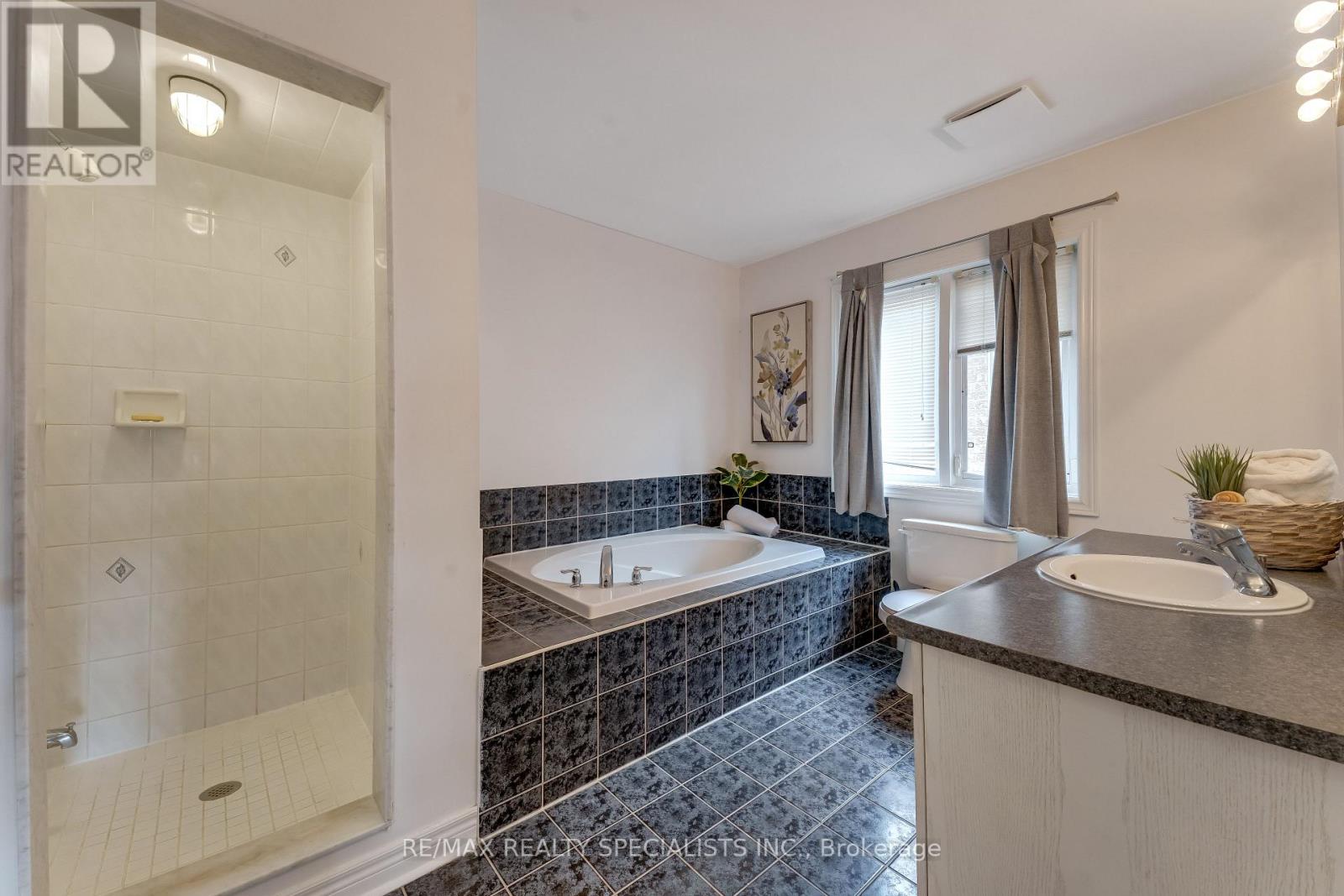 59 Masters Green Crescent, Brampton, Ontario  L7A 3K6 - Photo 17 - W13647088