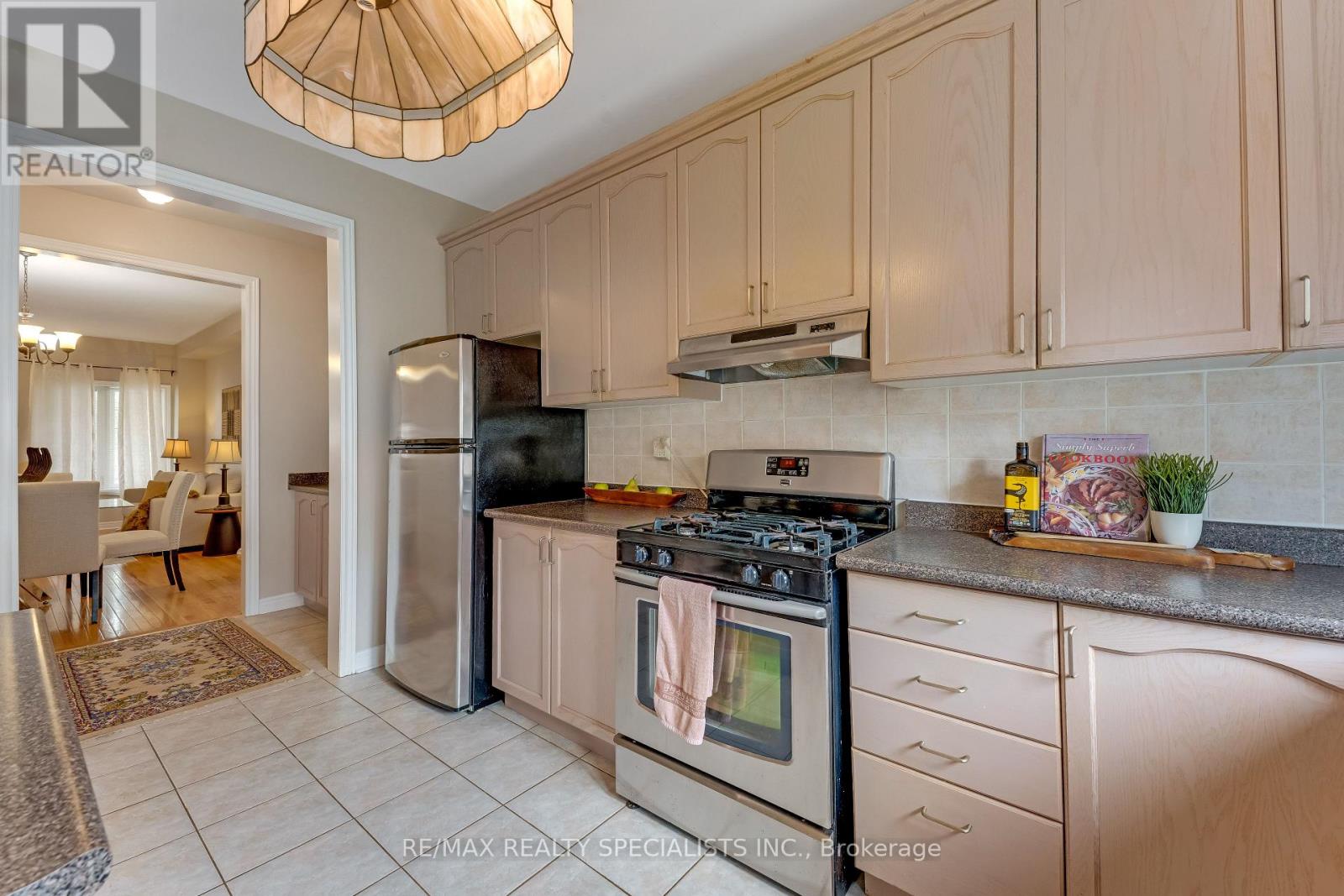 59 Masters Green Crescent, Brampton, Ontario  L7A 3K6 - Photo 9 - W13647088