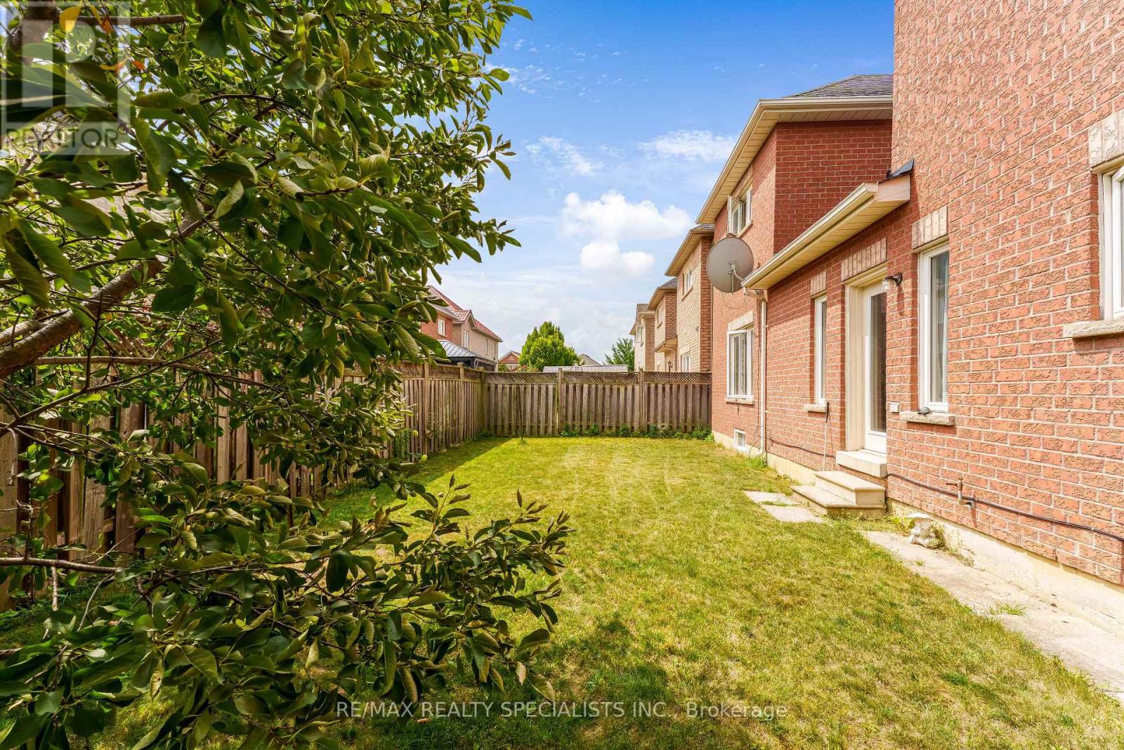 59 Masters Green Crescent, Brampton, Ontario  L7A 3K6 - Photo 47 - W13647088
