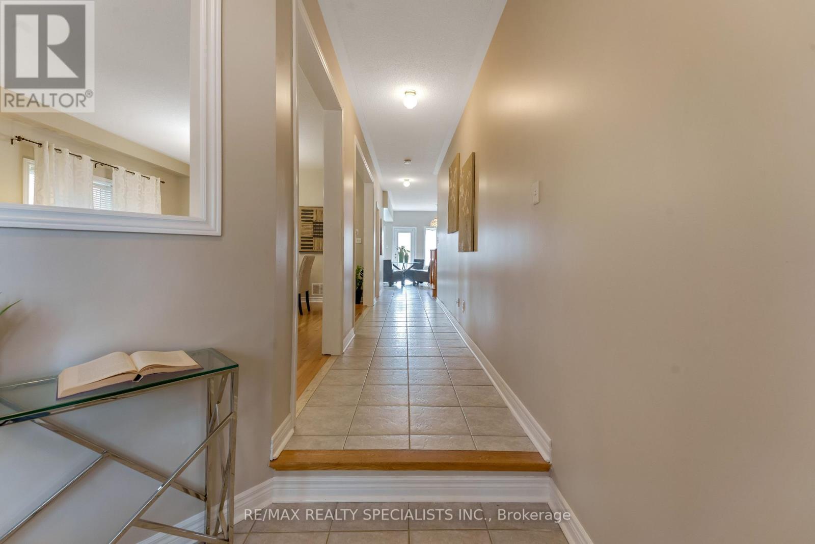59 Masters Green Crescent, Brampton, Ontario  L7A 3K6 - Photo 3 - W13647088