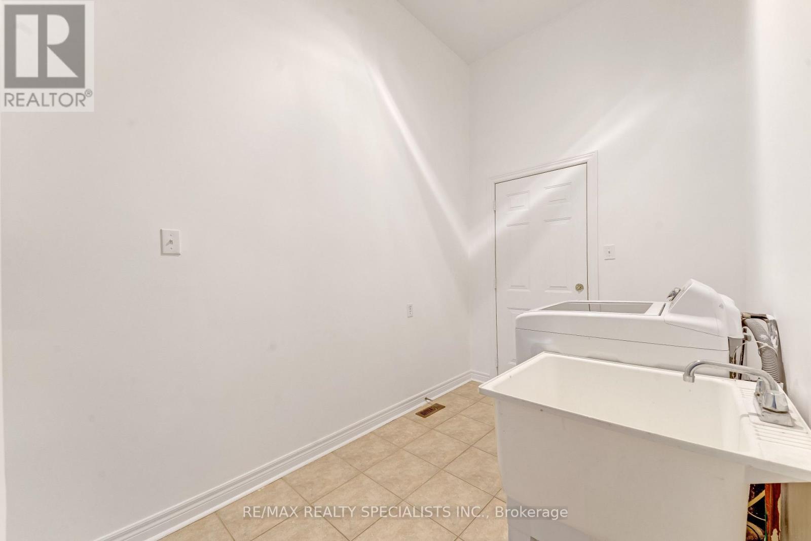 59 Masters Green Crescent, Brampton, Ontario  L7A 3K6 - Photo 30 - W13647088
