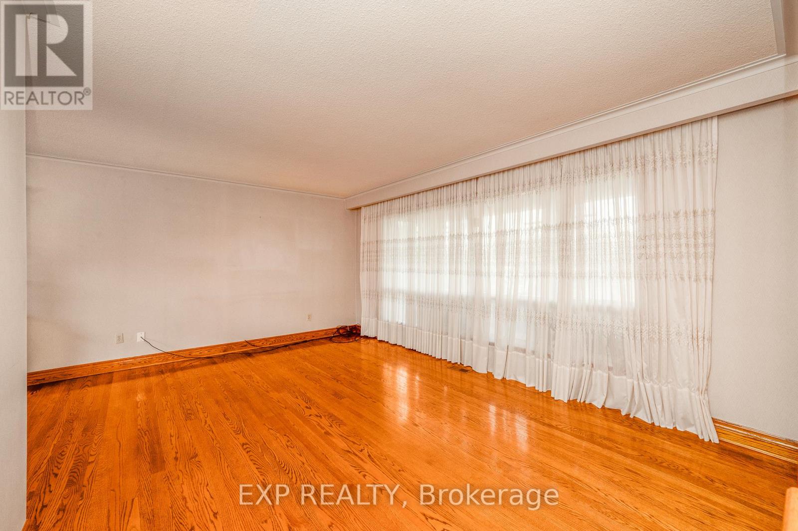 52 Storer Drive, Toronto, Ontario M9M 1X5 - Photo 8 - W13646638
