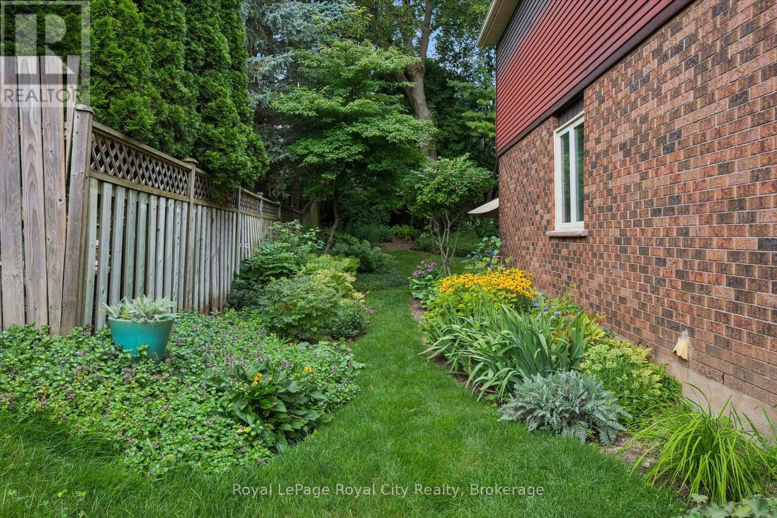 8 Mollison Court, Guelph, Ontario  N1C 1A7 - Photo 24 - X13649168