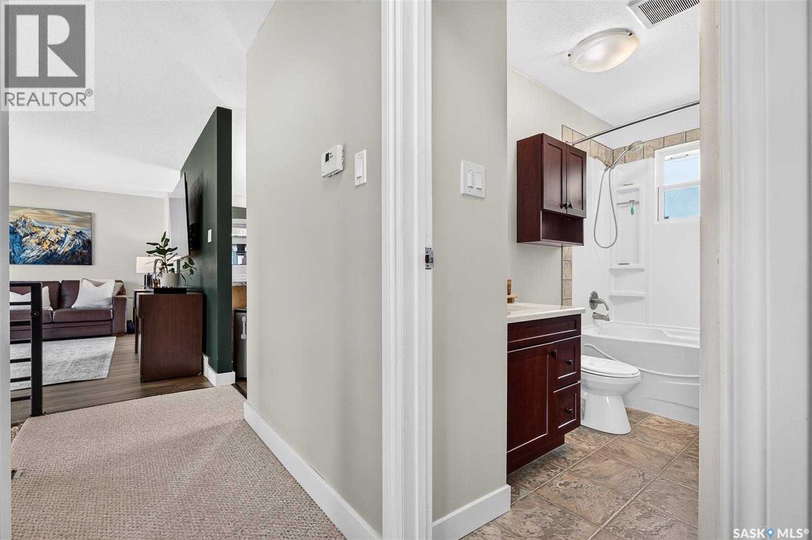 951 Holdsworth Crescent, Moose Jaw, Saskatchewan  S6H 6T8 - Photo 27 - SK044721