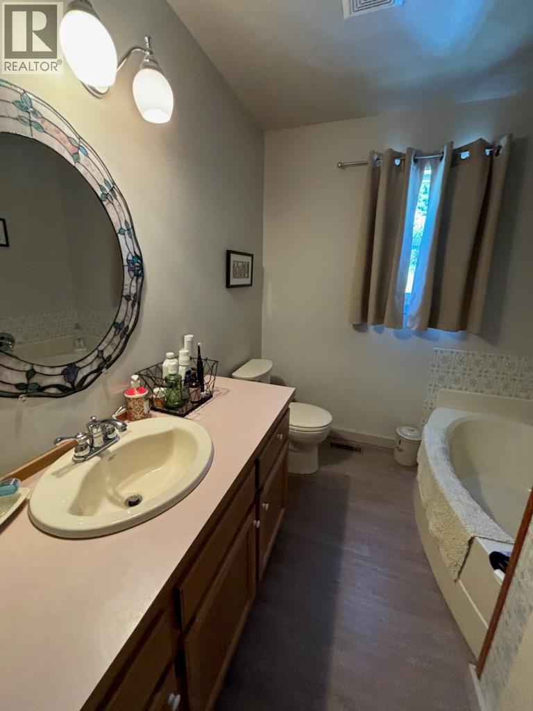 3195 Hairsine Road, Grand Forks, British Columbia  V0H 1H2 - Photo 10 - 10393309