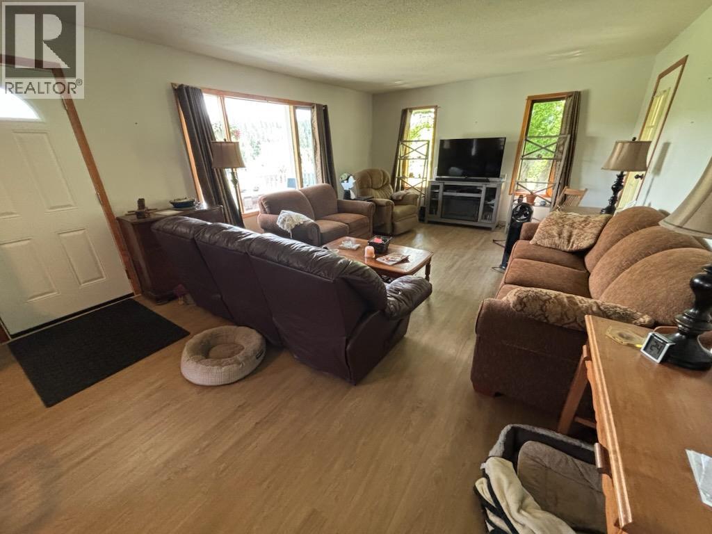 3195 Hairsine Road, Grand Forks, British Columbia  V0H 1H2 - Photo 8 - 10393309