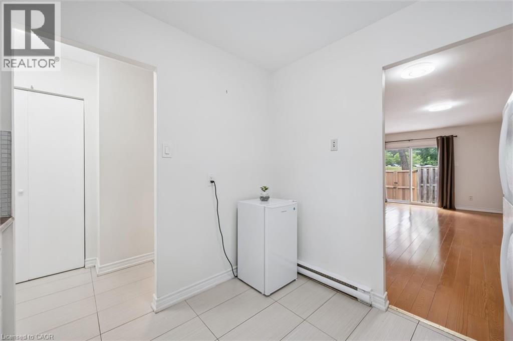 178 Westcourt Place, Waterloo, Ontario N2L 2R7 - Photo 15 - 40854013