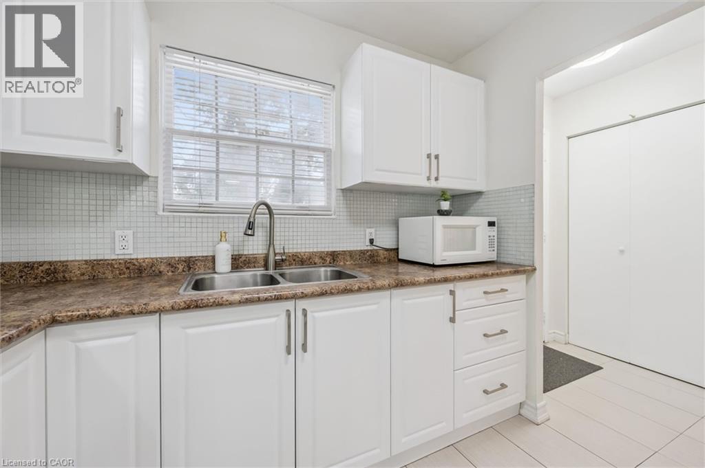 178 Westcourt Place, Waterloo, Ontario N2L 2R7 - Photo 14 - 40854013