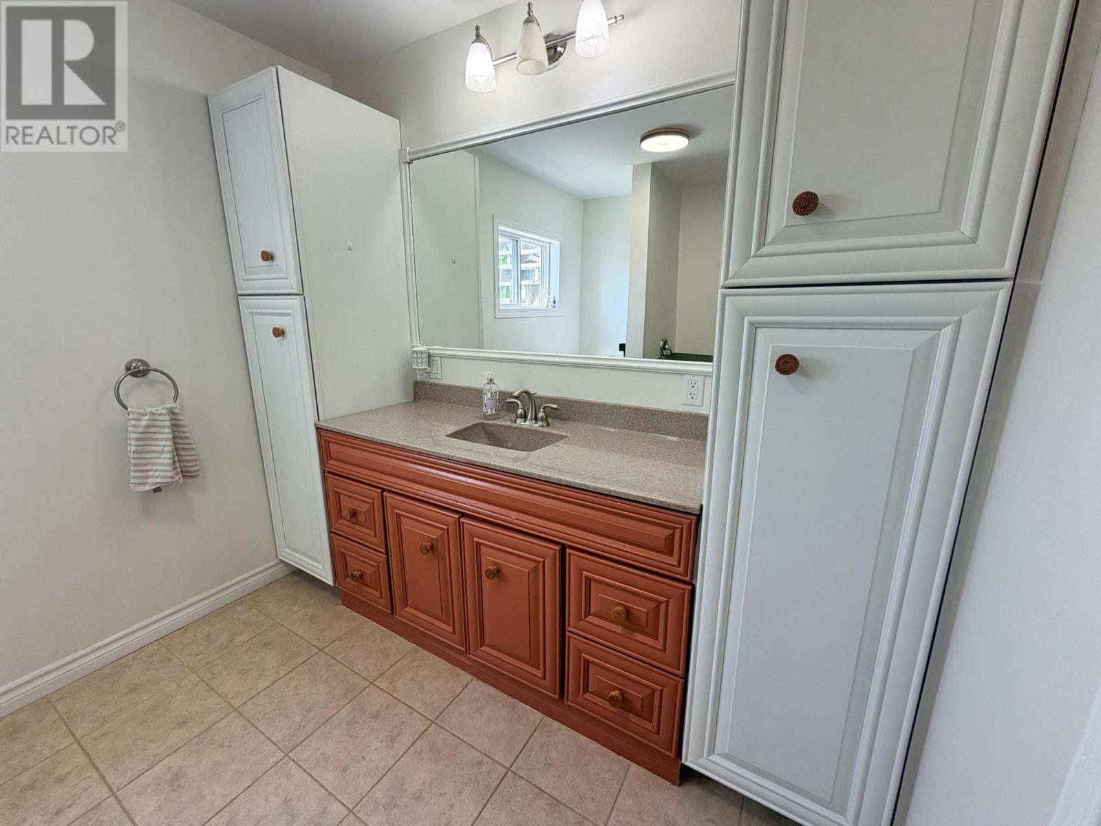 102 Thom St, Longlac, Ontario  P0T 2A0 - Photo 19 - TB2601459