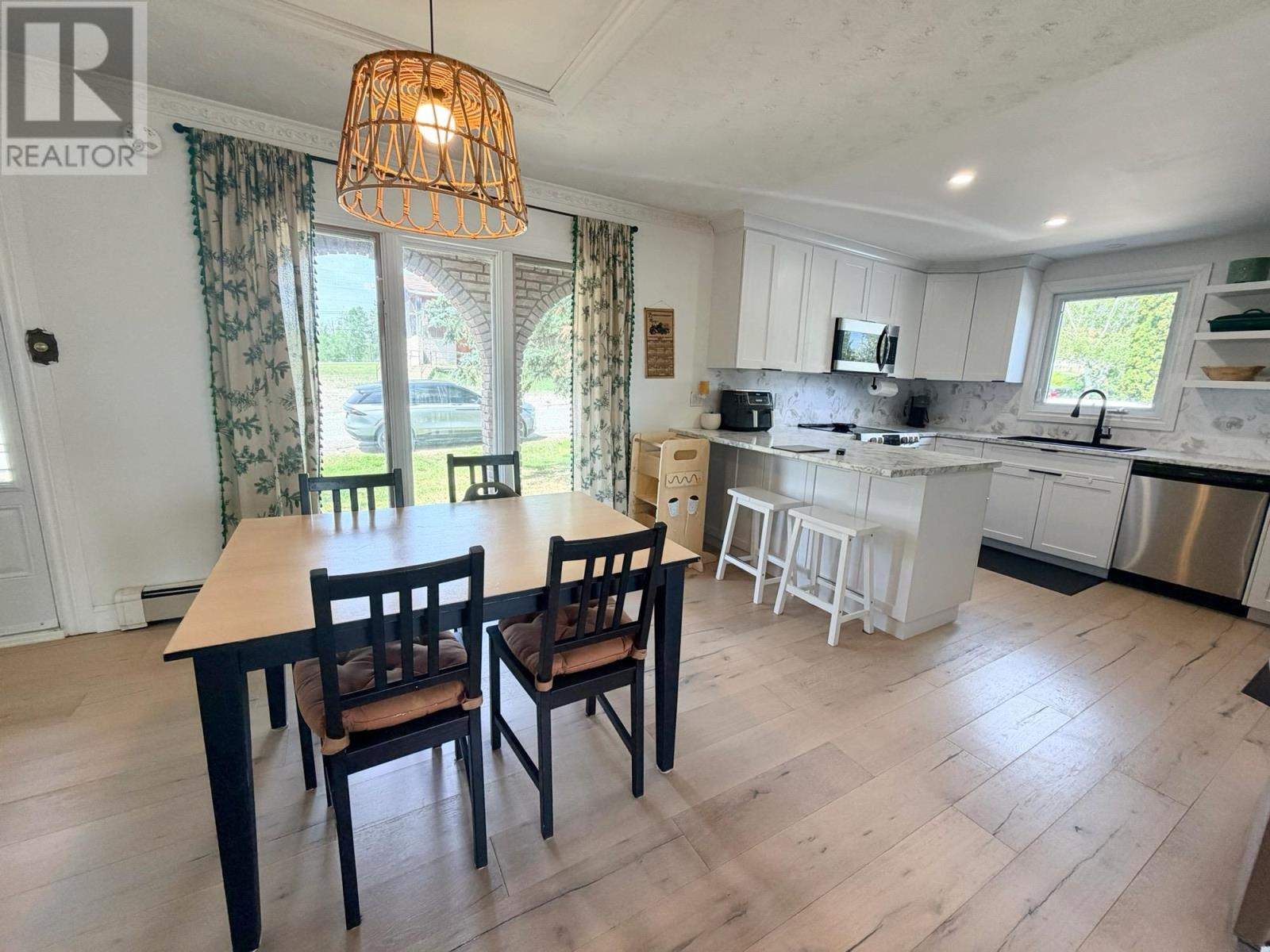 102 Thom St, Longlac, Ontario  P0T 2A0 - Photo 5 - TB2601459