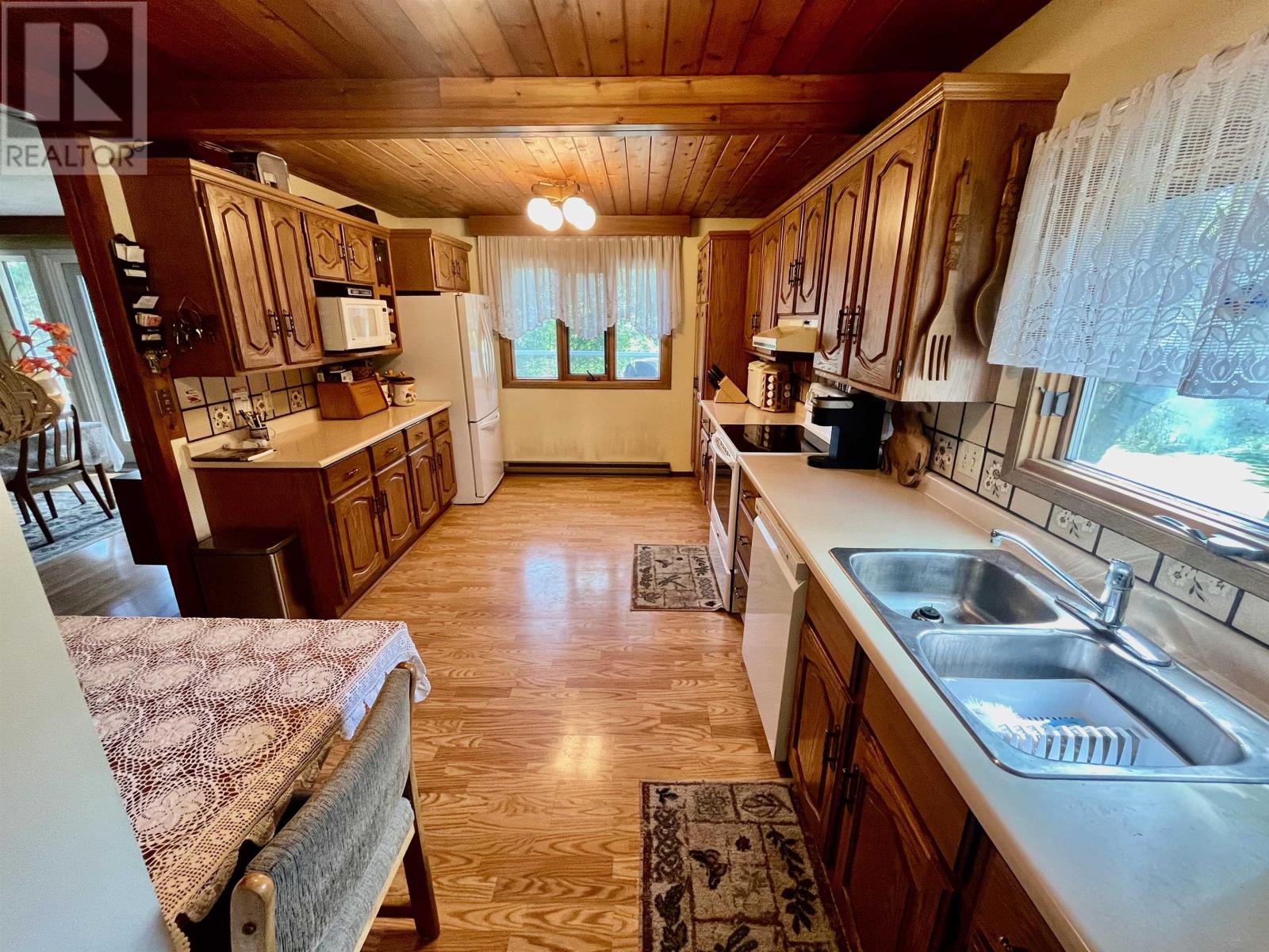 71 Lakeview Rd, Dryden, Ontario  P8N 2Y4 - Photo 3 - TB2602275