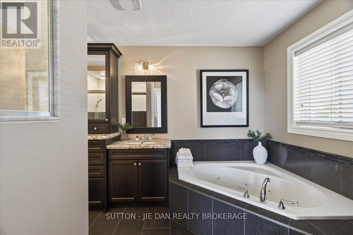 1304 Eagletrace Drive, London North, Ontario  N6G 0E9 - Photo 19 - X13649392
