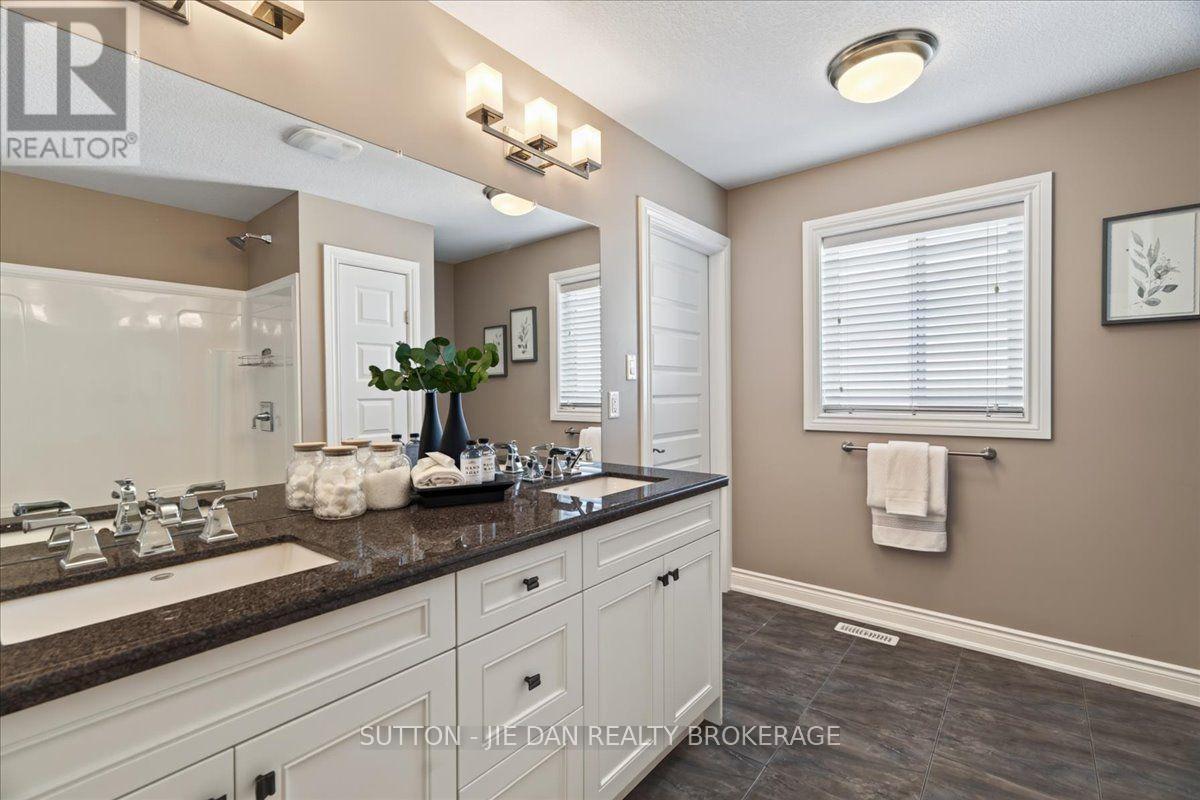 1304 Eagletrace Drive, London North, Ontario  N6G 0E9 - Photo 26 - X13649392