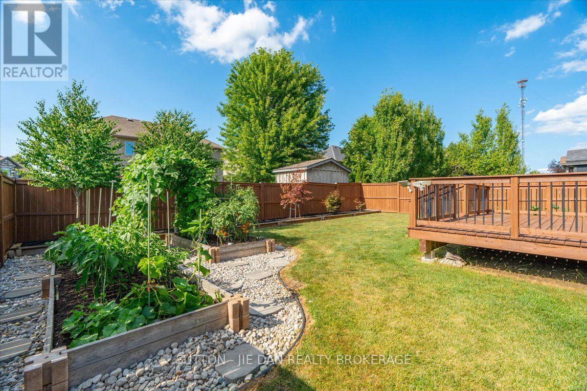 1304 Eagletrace Drive, London North, Ontario  N6G 0E9 - Photo 34 - X13649392