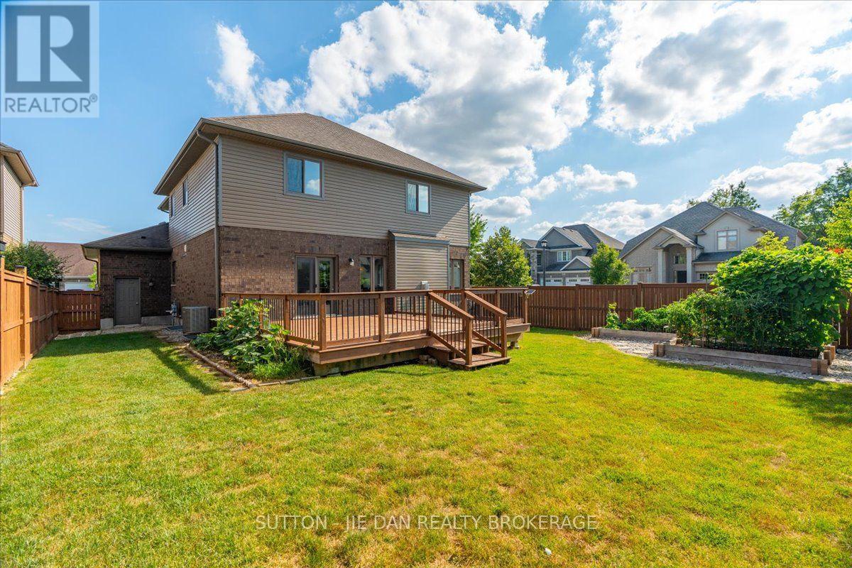 1304 Eagletrace Drive, London North, Ontario  N6G 0E9 - Photo 37 - X13649392