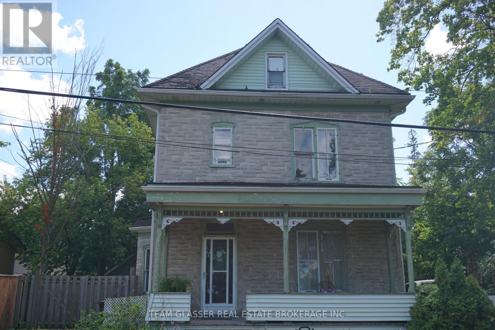 324 QUEEN STREET W, Cambridge, Ontario