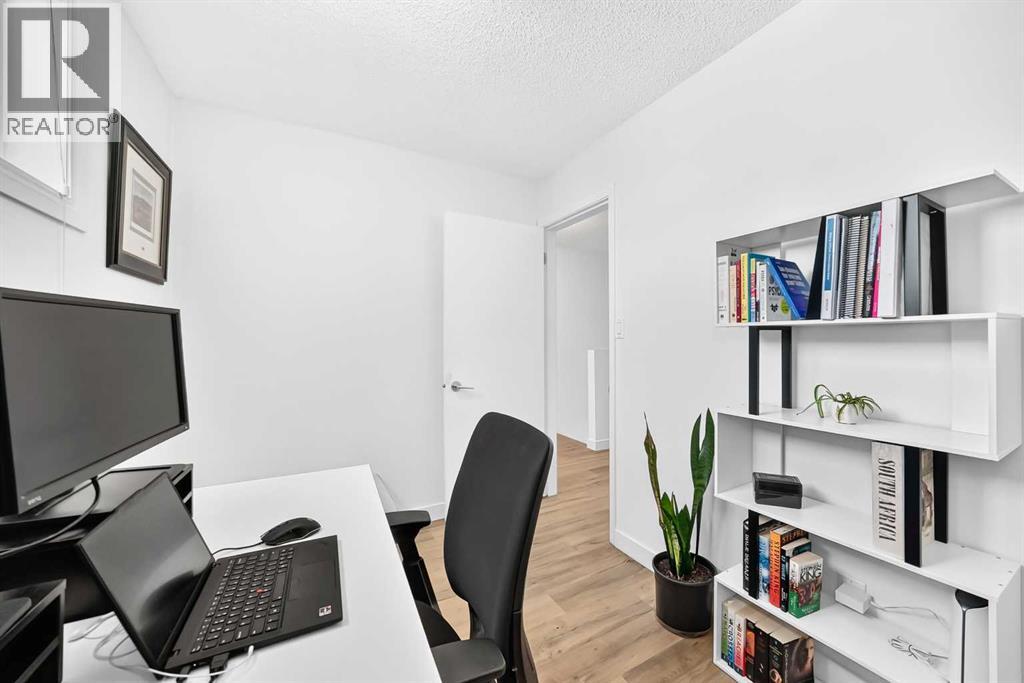 3, 3809 45 Street SW, Calgary, Alberta  T3E 3H4 - Photo 24 - A2326595