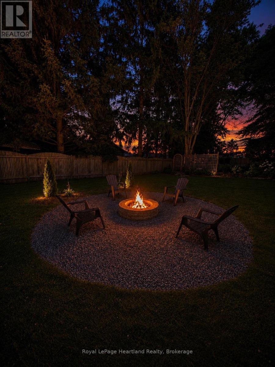 77 Chalk Street N, Huron East, Ontario  N0K 1W0 - Photo 5 - X13413782