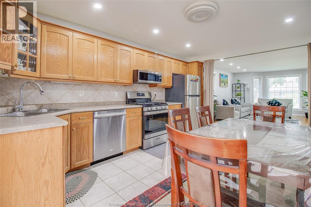 2759 Mckay Avenue, Windsor, Ontario  N9E 2P7 - Photo 9 - 26019118