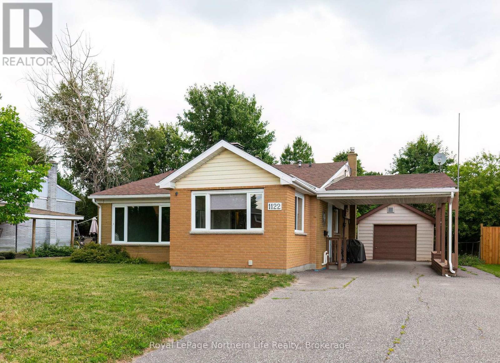 1122 Athlone Street, North Bay, Ontario  P1B 5C1 - Photo 1 - X13649416