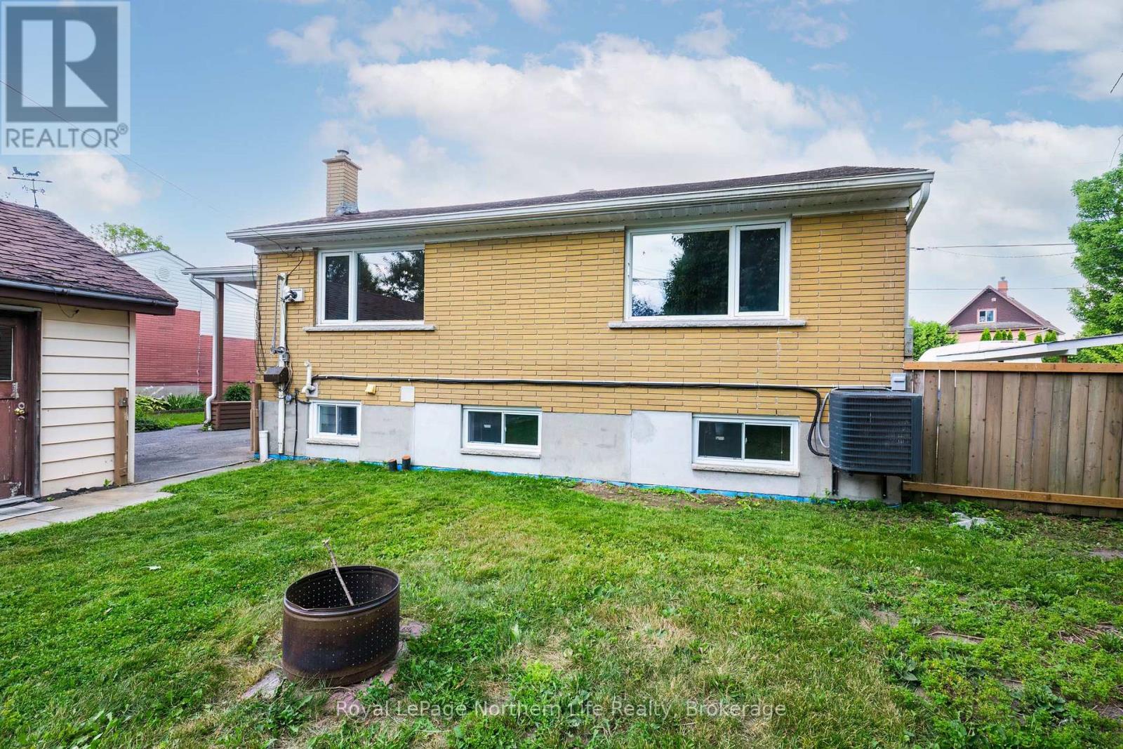 1122 Athlone Street, North Bay, Ontario  P1B 5C1 - Photo 4 - X13649416
