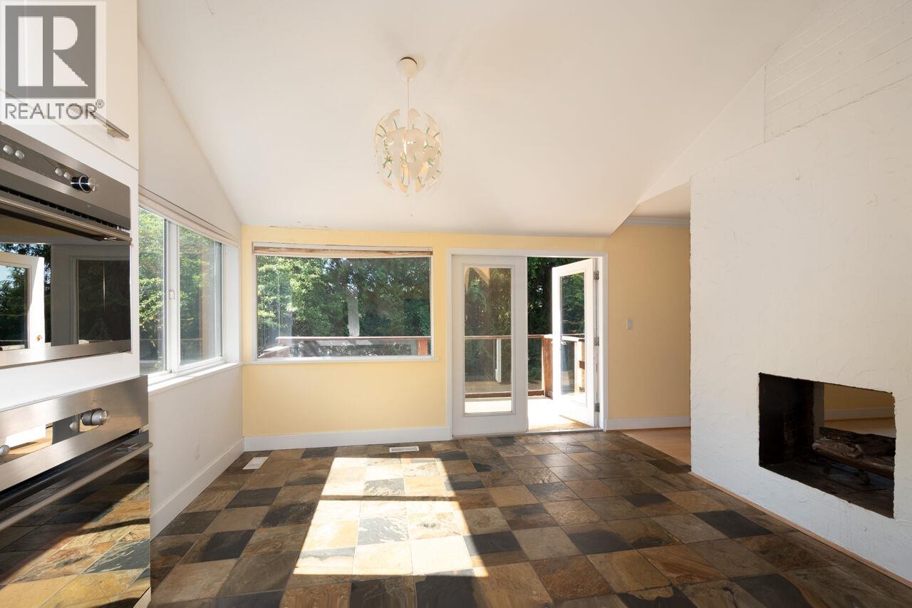 545 E Kings Road, North Vancouver, British Columbia  V7N 1J2 - Photo 10 - R3153650