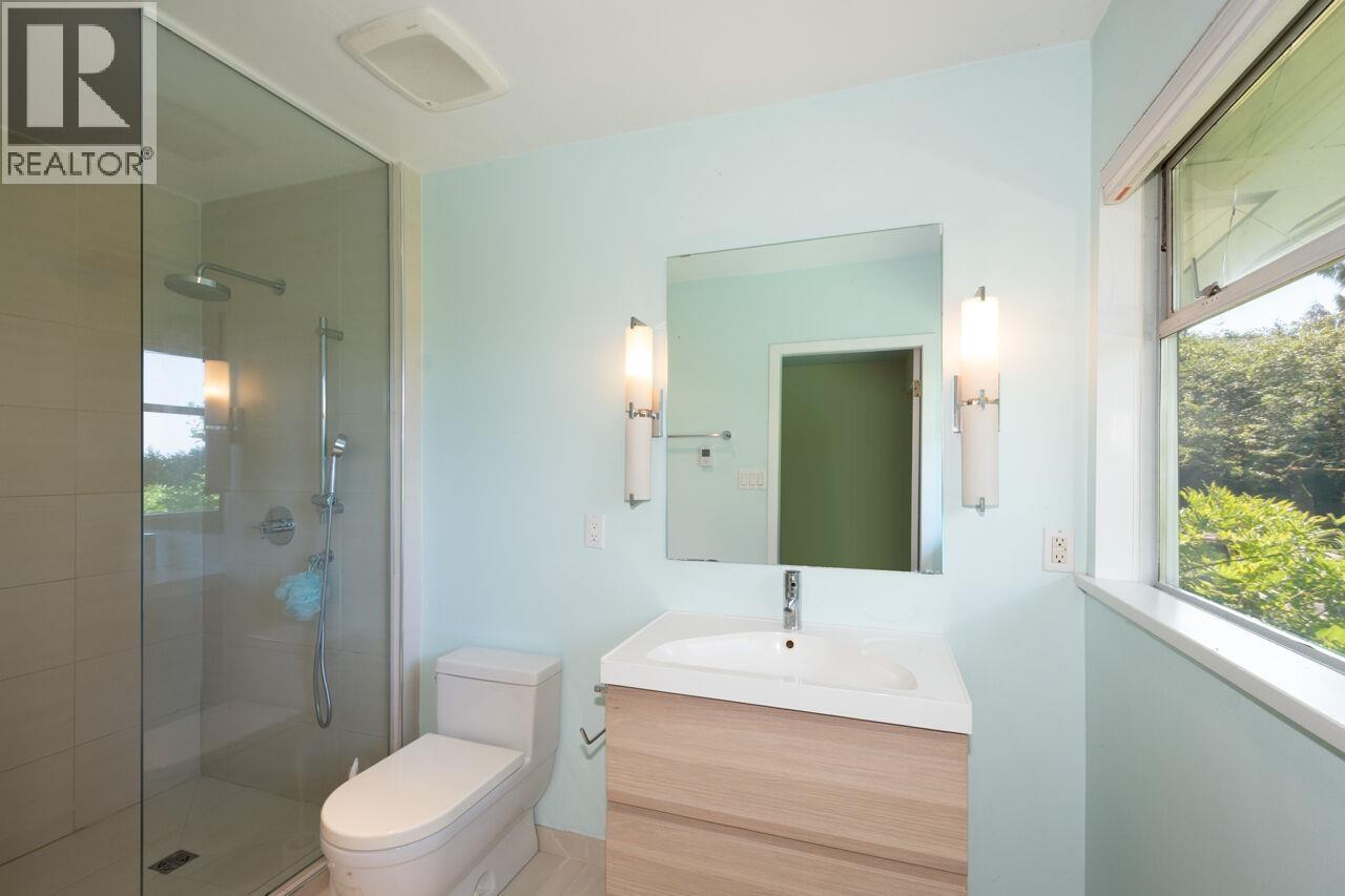 545 E Kings Road, North Vancouver, British Columbia  V7N 1J2 - Photo 12 - R3153650