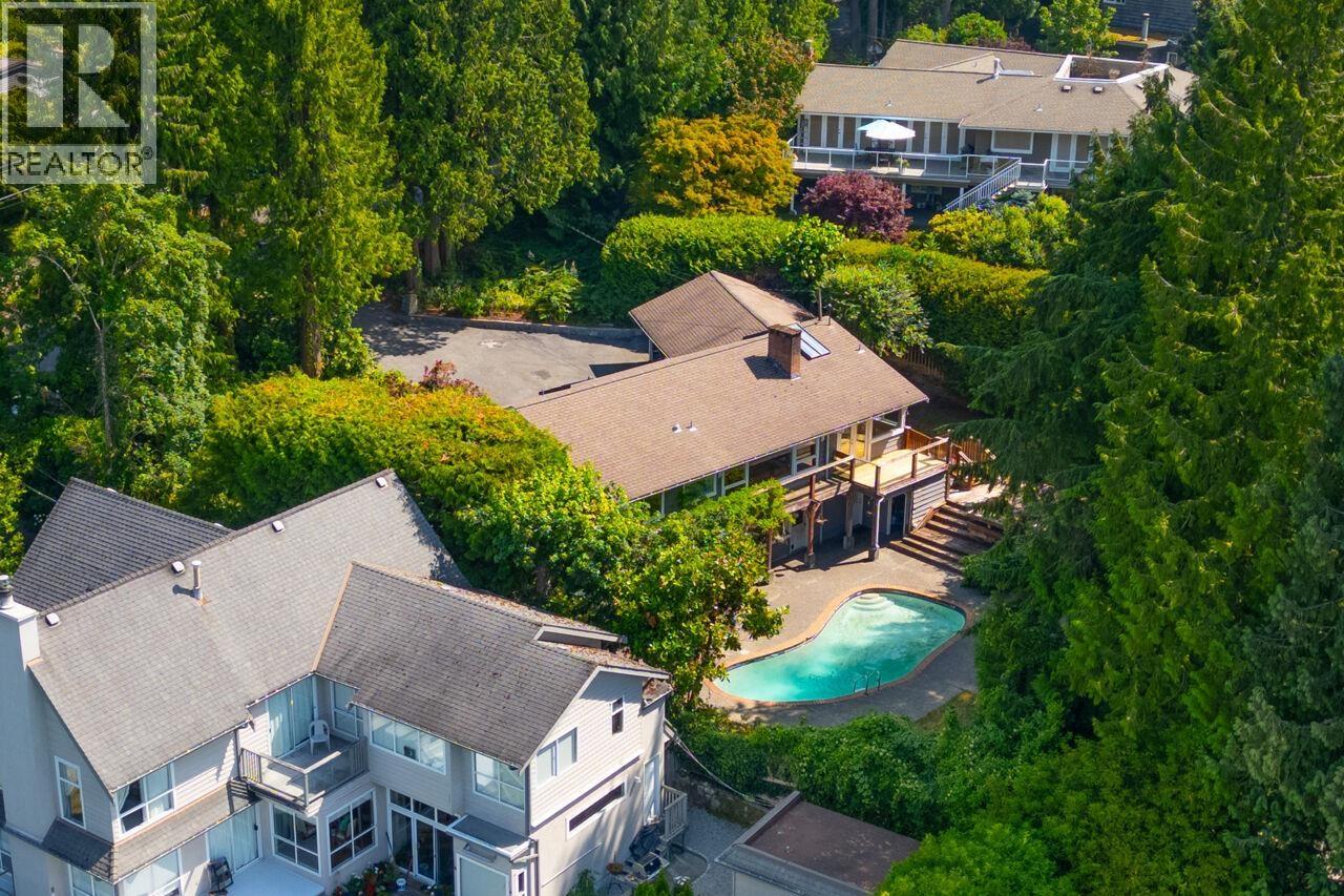 545 E Kings Road, North Vancouver, British Columbia  V7N 1J2 - Photo 32 - R3153650