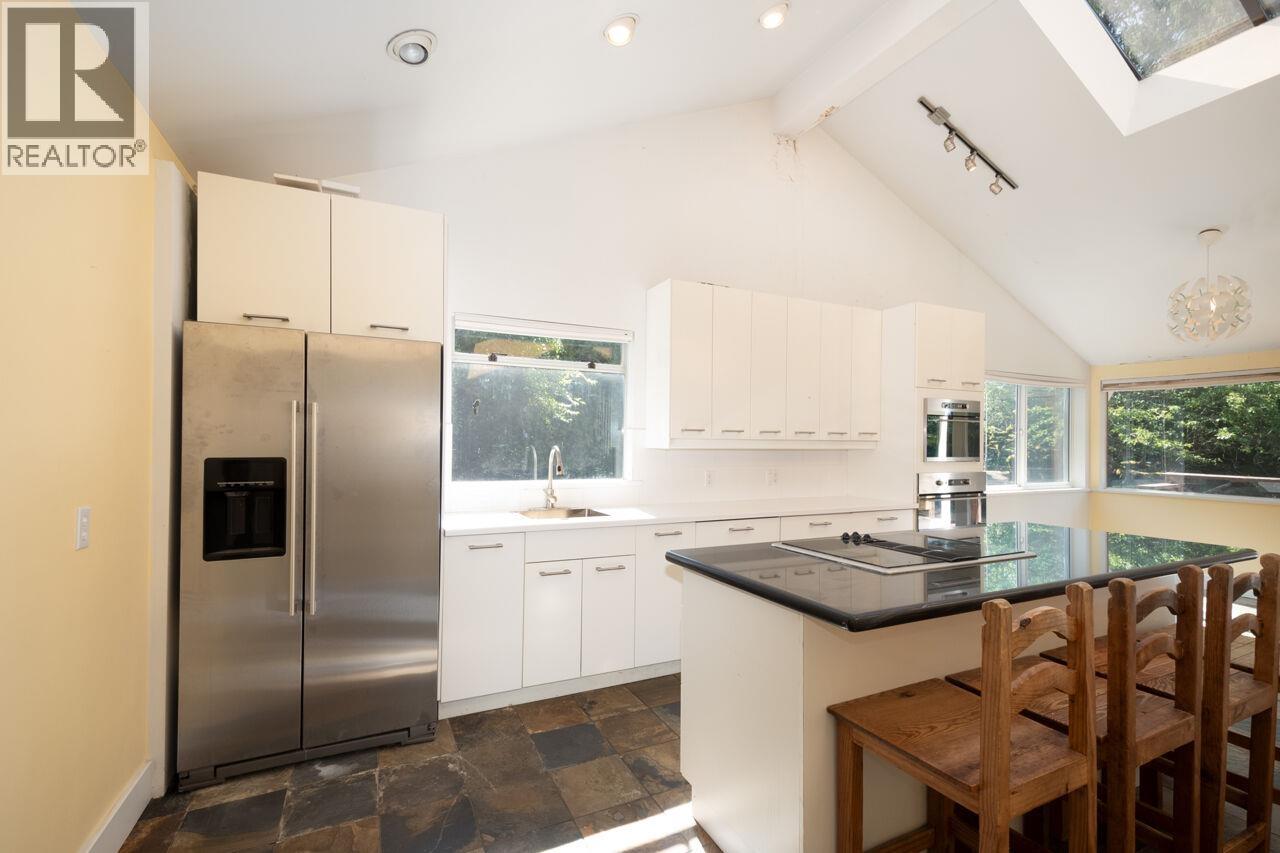 545 E Kings Road, North Vancouver, British Columbia  V7N 1J2 - Photo 8 - R3153650