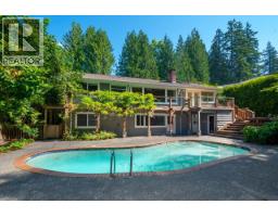 545 E KINGS ROAD, North Vancouver, British Columbia