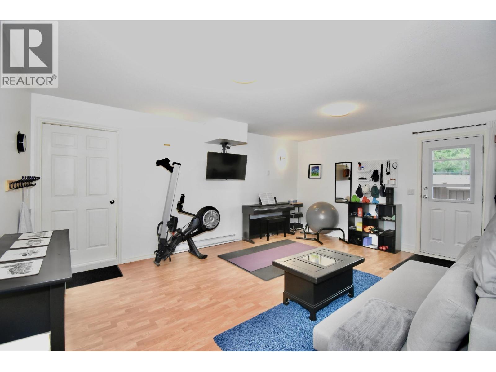 6315 Tower Road, Sechelt, British Columbia  V7Z 0T7 - Photo 28 - R3153651