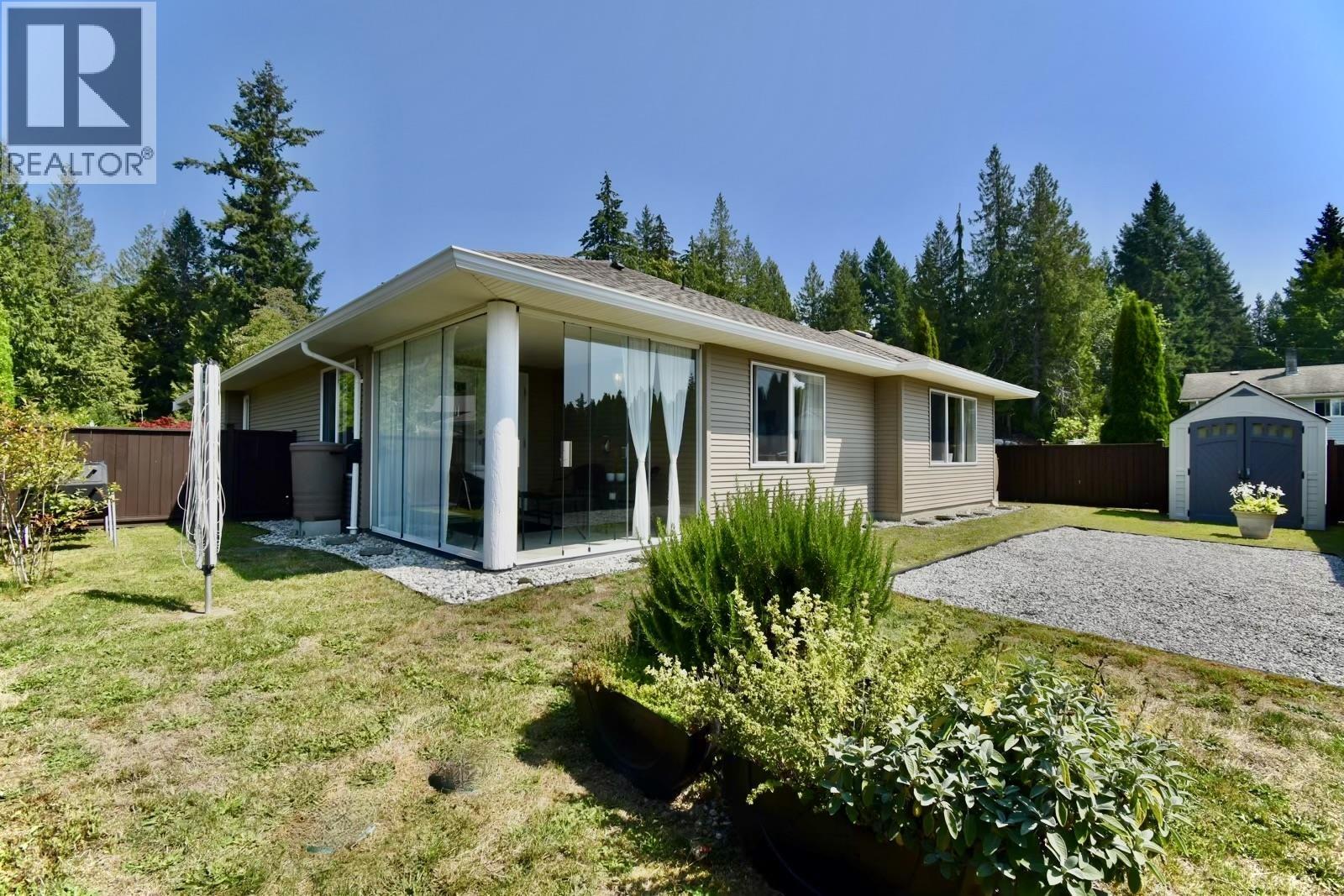 6315 Tower Road, Sechelt, British Columbia  V7Z 0T7 - Photo 29 - R3153651