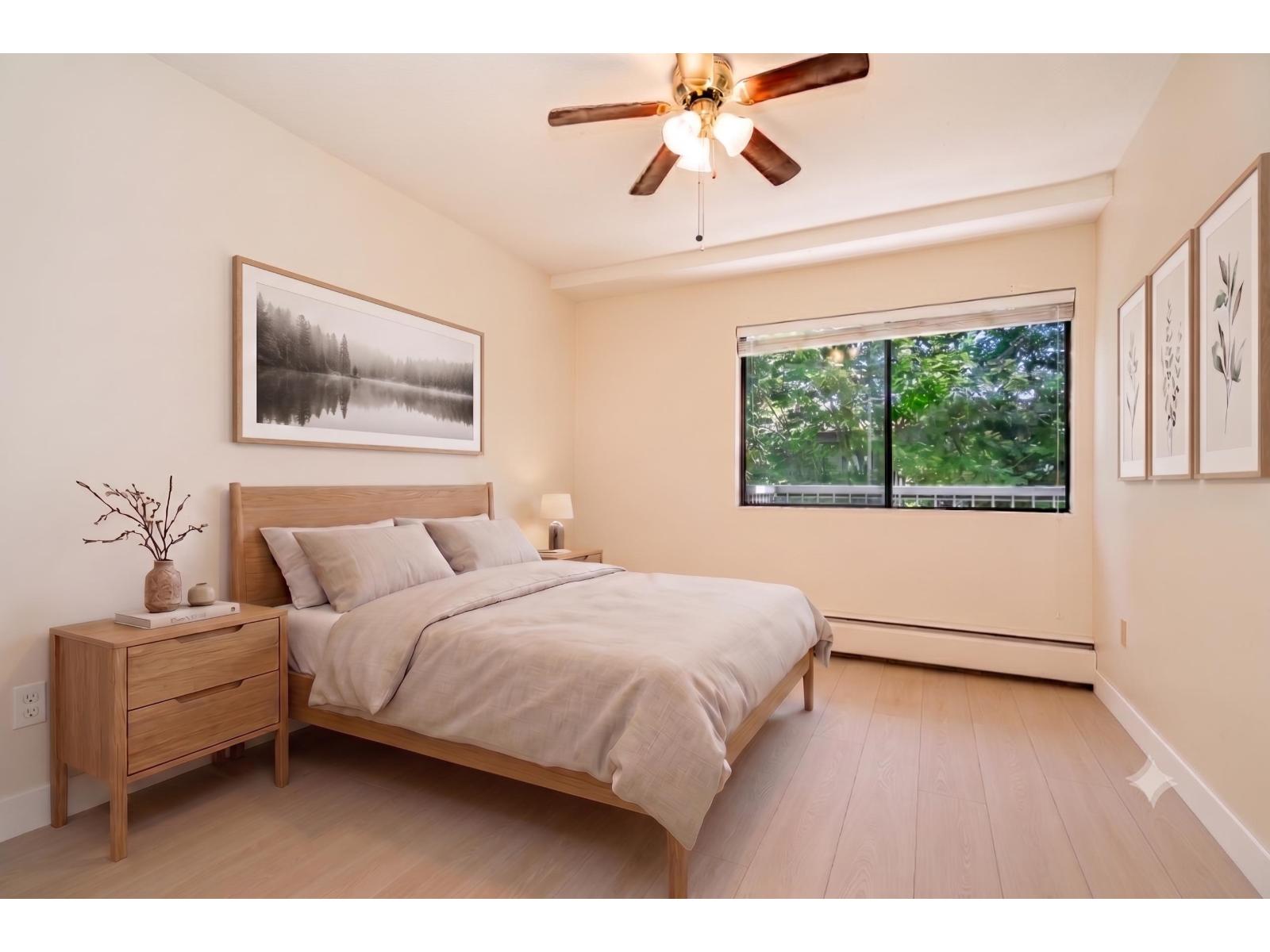 208 15020 North Bluff Road, White Rock, British Columbia  V4B 5A4 - Photo 2 - R3153458