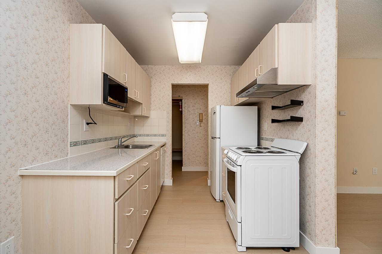 208 15020 North Bluff Road, White Rock, British Columbia  V4B 5A4 - Photo 12 - R3153458
