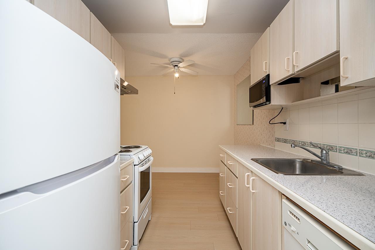 208 15020 North Bluff Road, White Rock, British Columbia  V4B 5A4 - Photo 15 - R3153458