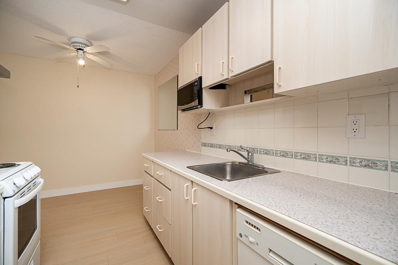 208 15020 North Bluff Road, White Rock, British Columbia  V4B 5A4 - Photo 16 - R3153458