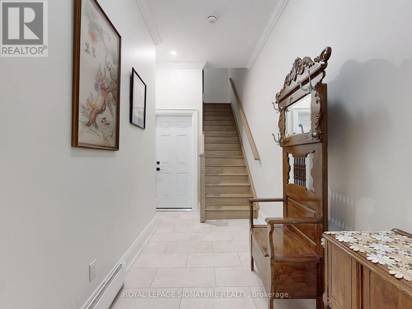 3 - 28 Beaconsfield Avenue, Toronto, Ontario  M6J 3H9 - Photo 2 - C13649428