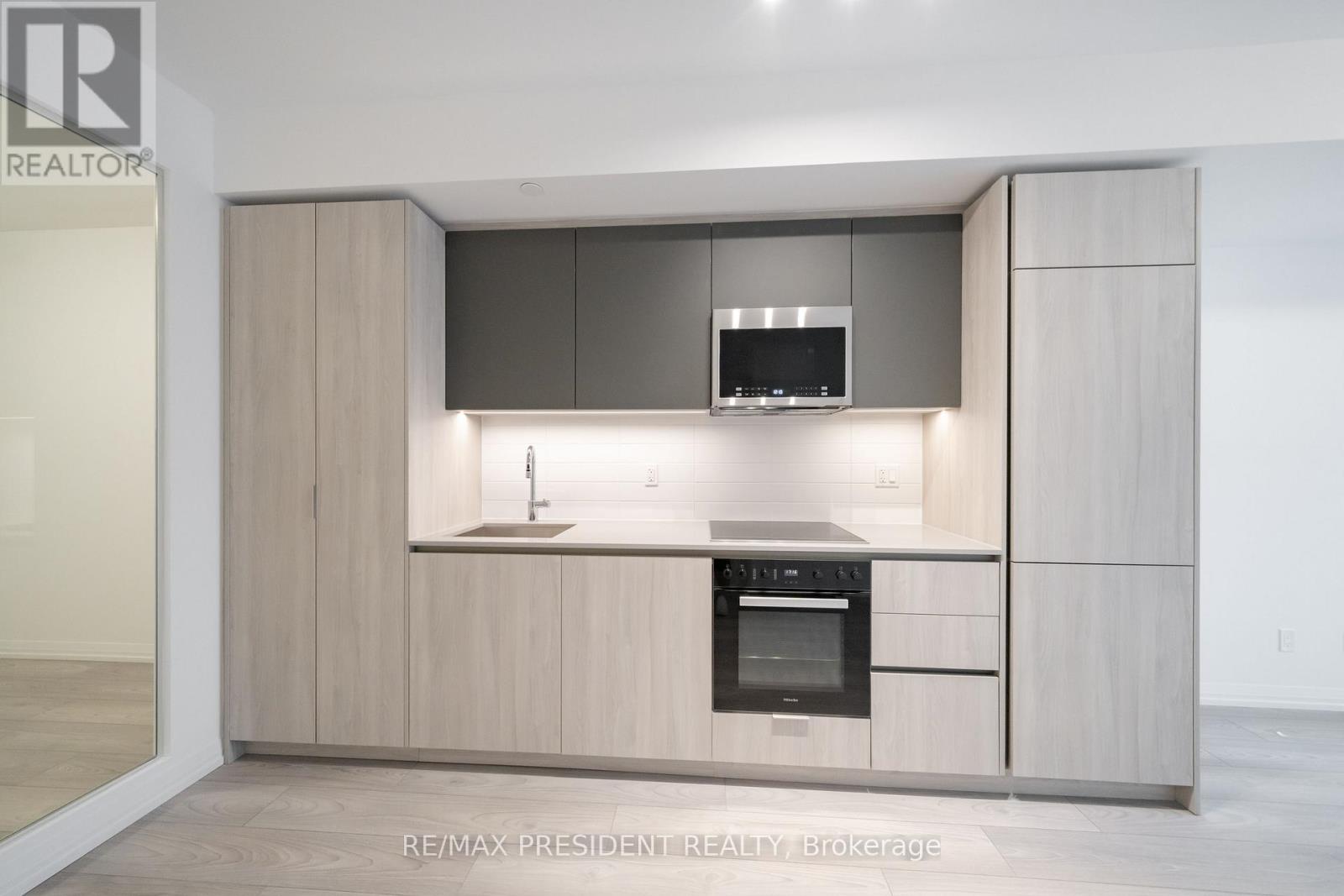 610 - 400 King Street W, Toronto, Ontario  M5V 1K2 - Photo 2 - C13649448