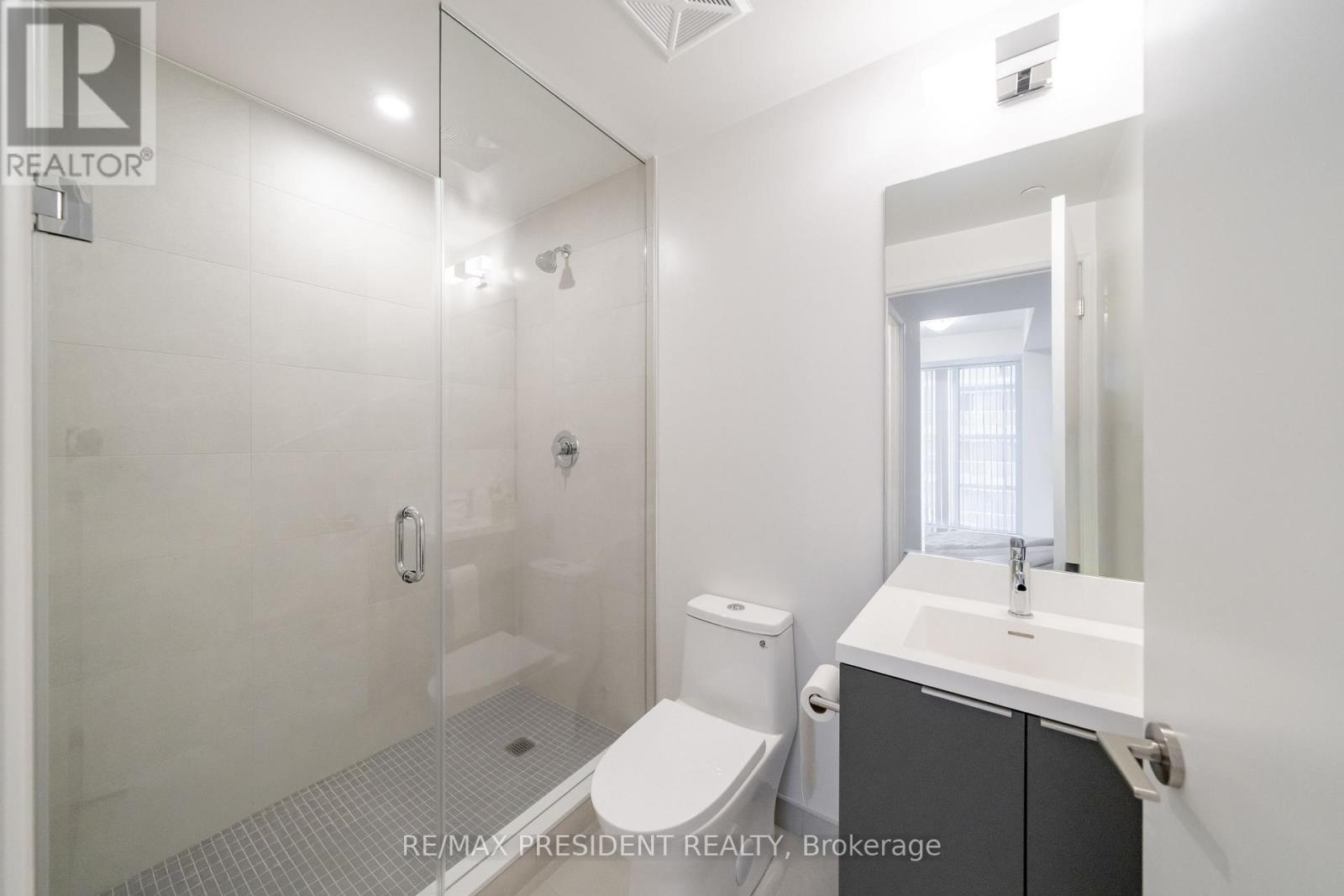 610 - 400 King Street W, Toronto, Ontario  M5V 1K2 - Photo 3 - C13649448