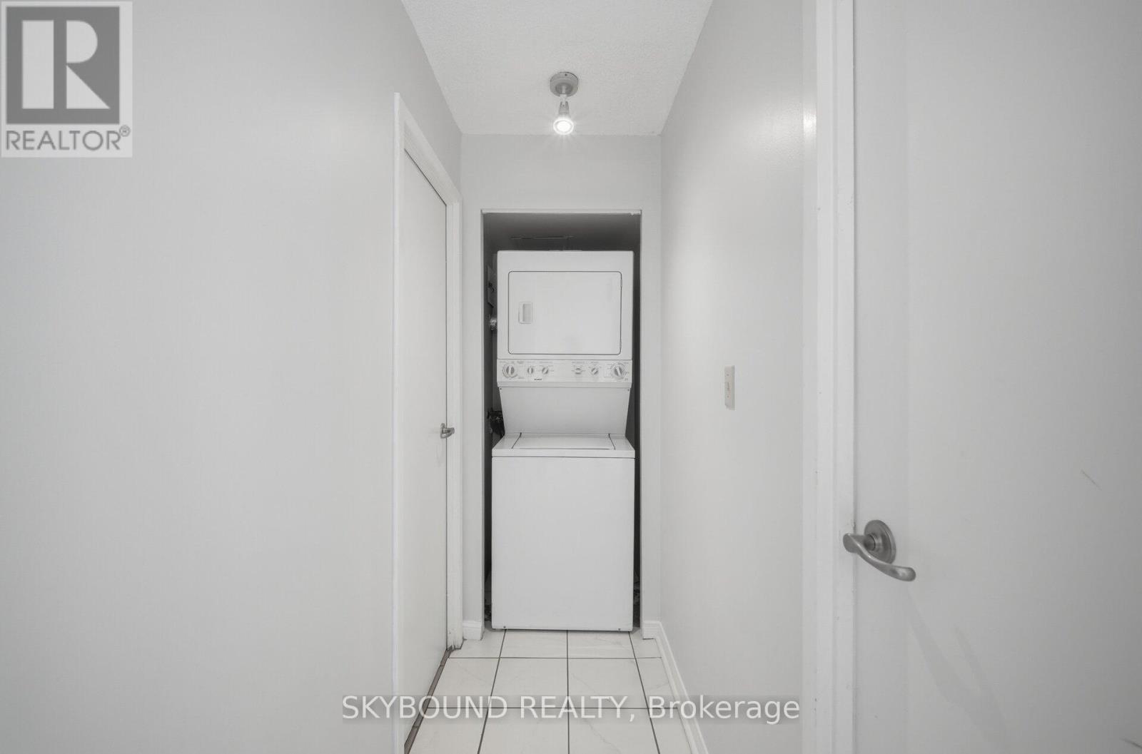 1605 - 25 Grenville Street, Toronto, Ontario  M4Y 2X5 - Photo 25 - C13649466