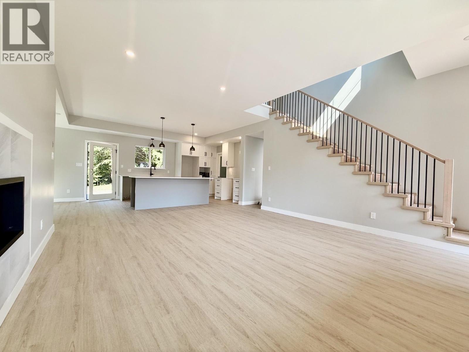 503 Jordan Way, Gibsons, British Columbia  V0N 1V5 - Photo 9 - R3153515