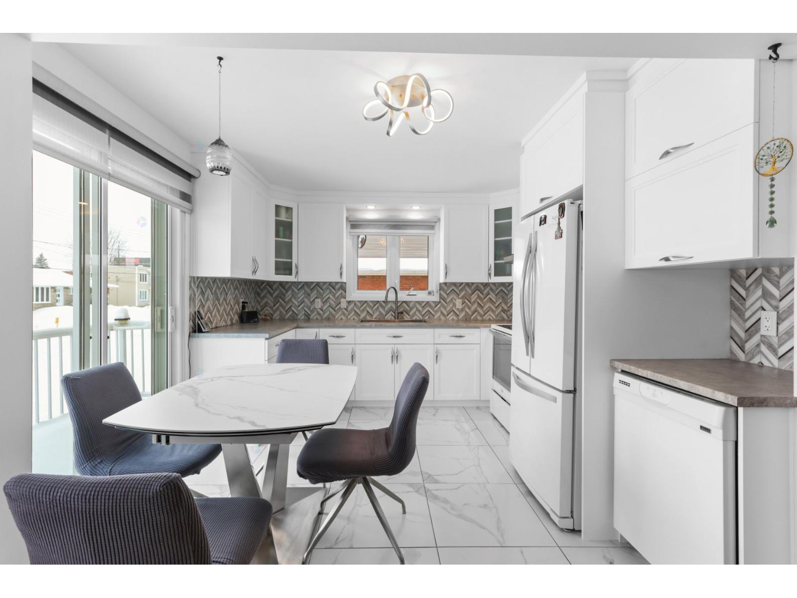 161 Rue Ste-Anne Saint-Rémi Quebec Canada J0L2L0 5