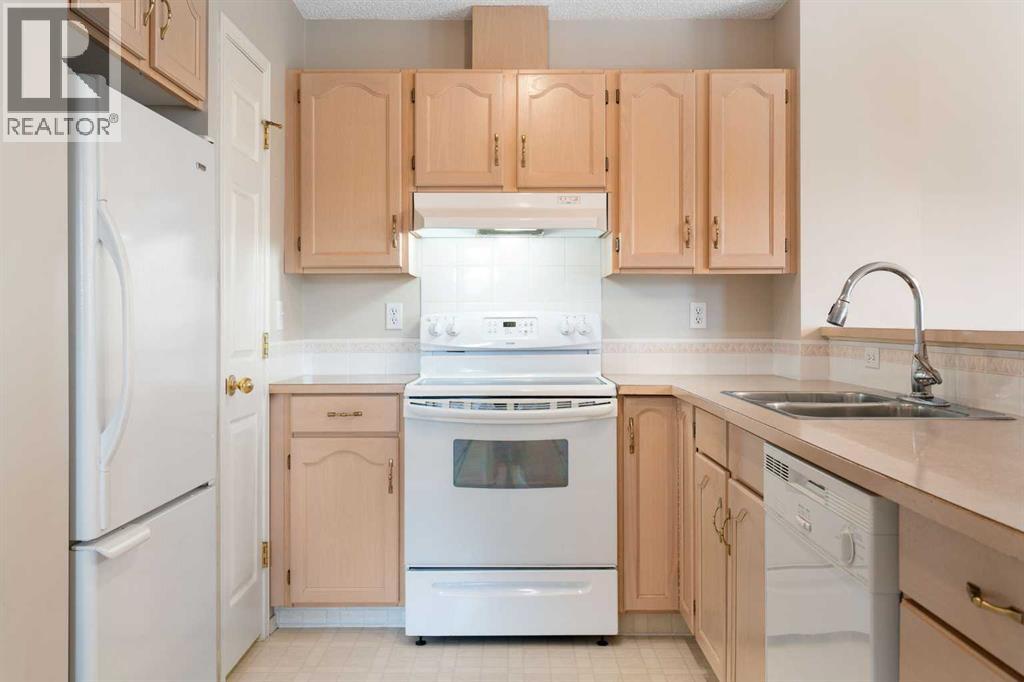 77 Tararidge Circle NE, Calgary, Alberta  T3J 3W4 - Photo 7 - A2334497