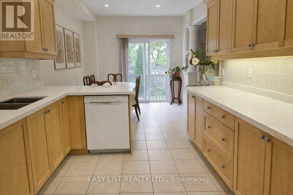 171 Stonebriar Drive, Vaughan (Maple), Ontario  L6A 2N1 - Photo 8 - N13459096