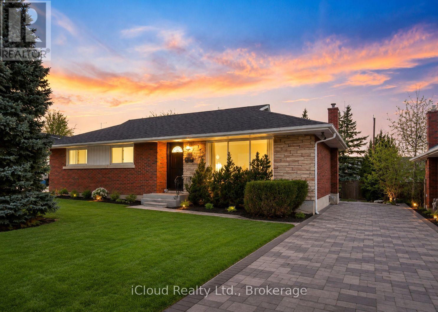 21 WARKDALE DRIVE, St. Catharines, Ontario